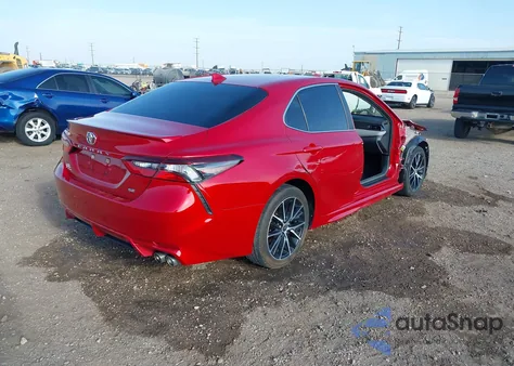 2021 Toyota Camry Se z USA, uszkodzony, nr VIN 4T1G11AK3MU469885